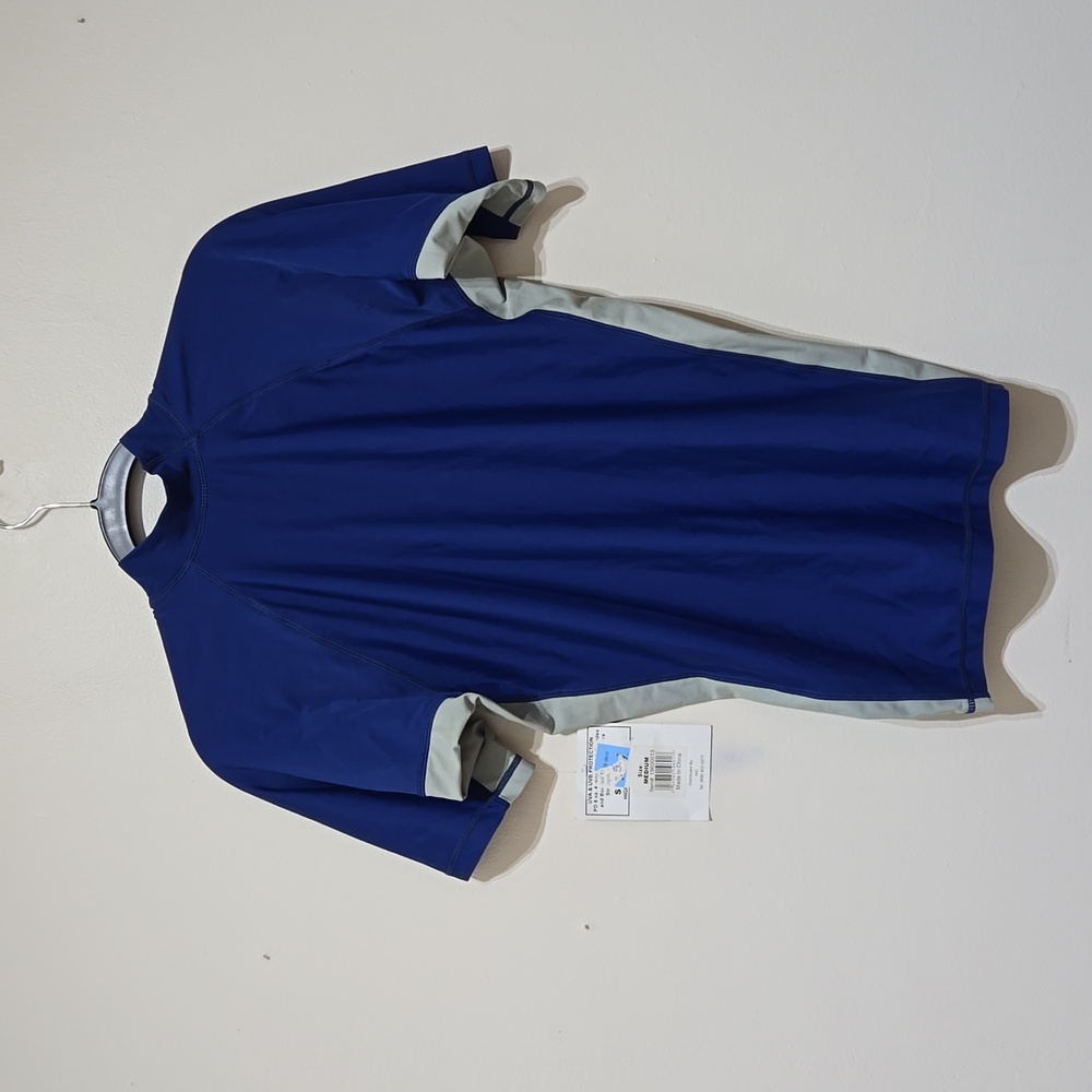 Island Magic Rash Guard - Picture 5 of 5